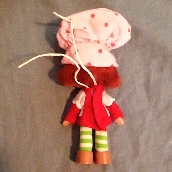 Like-new in box Strawberry Shortcake Classic doll- 2021 Target original 1980's - Picture 6 of 6
